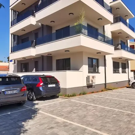 No.2 Apartment *